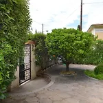 Parc Louisa - Appartement D\'Epoque Avec Jardin Et Parking 4 Personnes Le Port De Nice