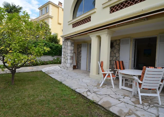 Parc Louisa - Appartement D\'Epoque Avec Jardin Et Parking 4 Personnes Le Port De Nice